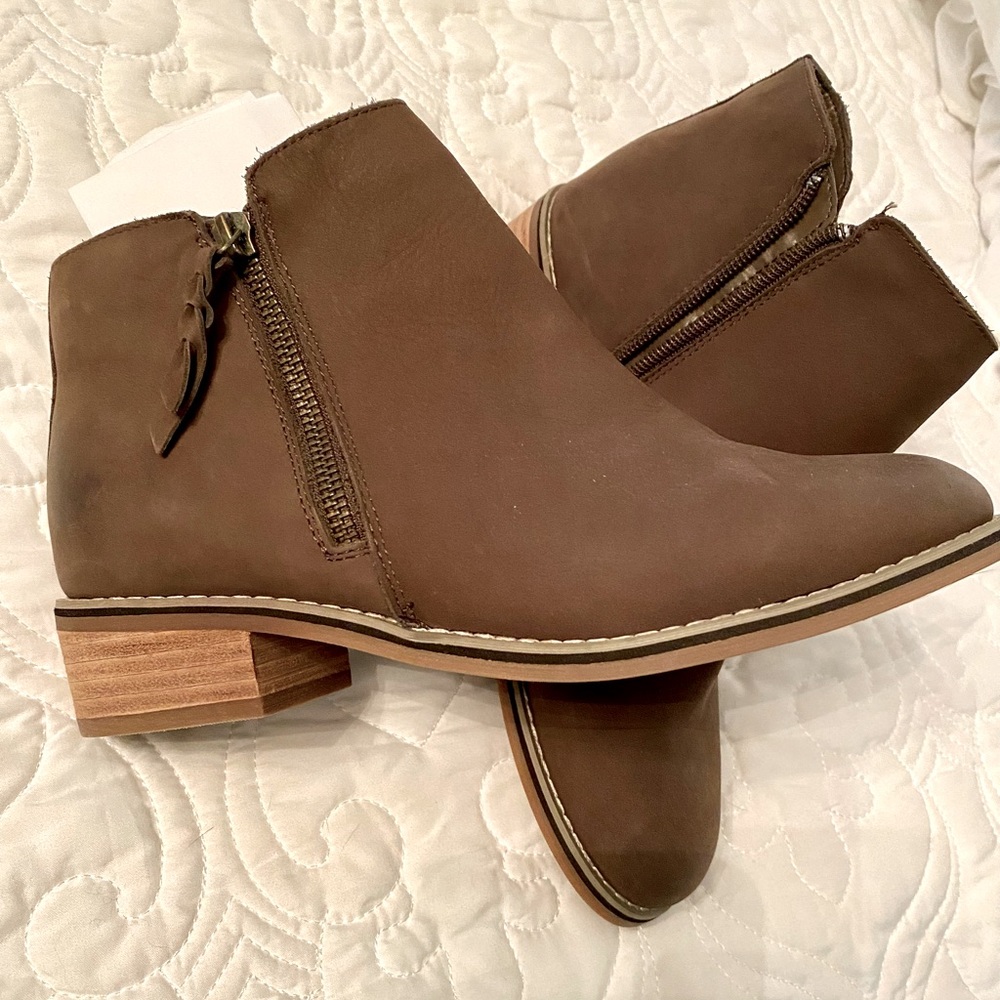Ankle boots never worn. Blondo waterproof